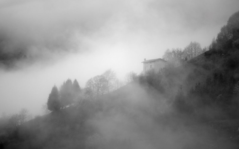 Val Brembilla nella nebbia